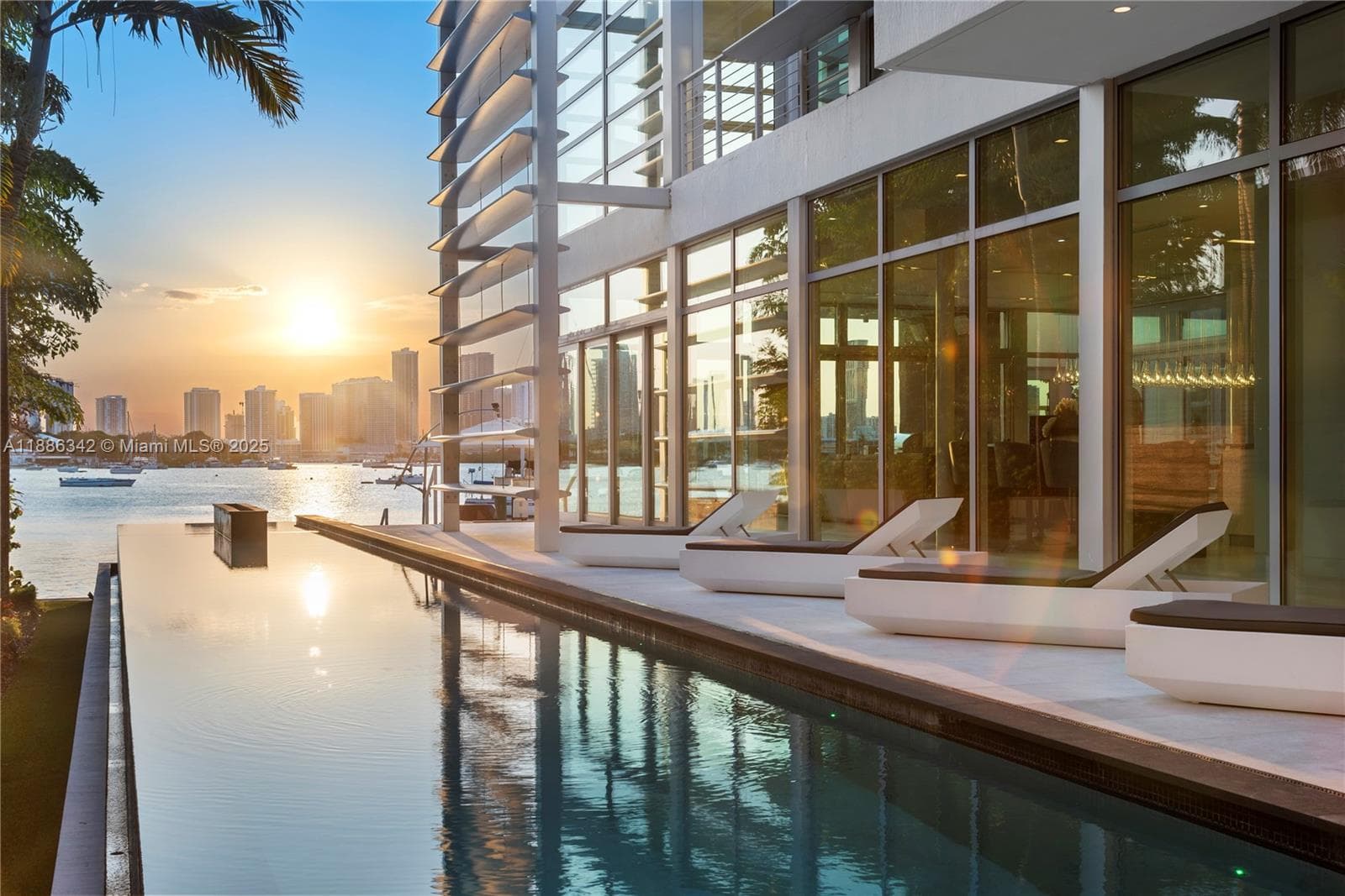440 S Hibiscus Dr, Miami Beach FL 33139 — 23