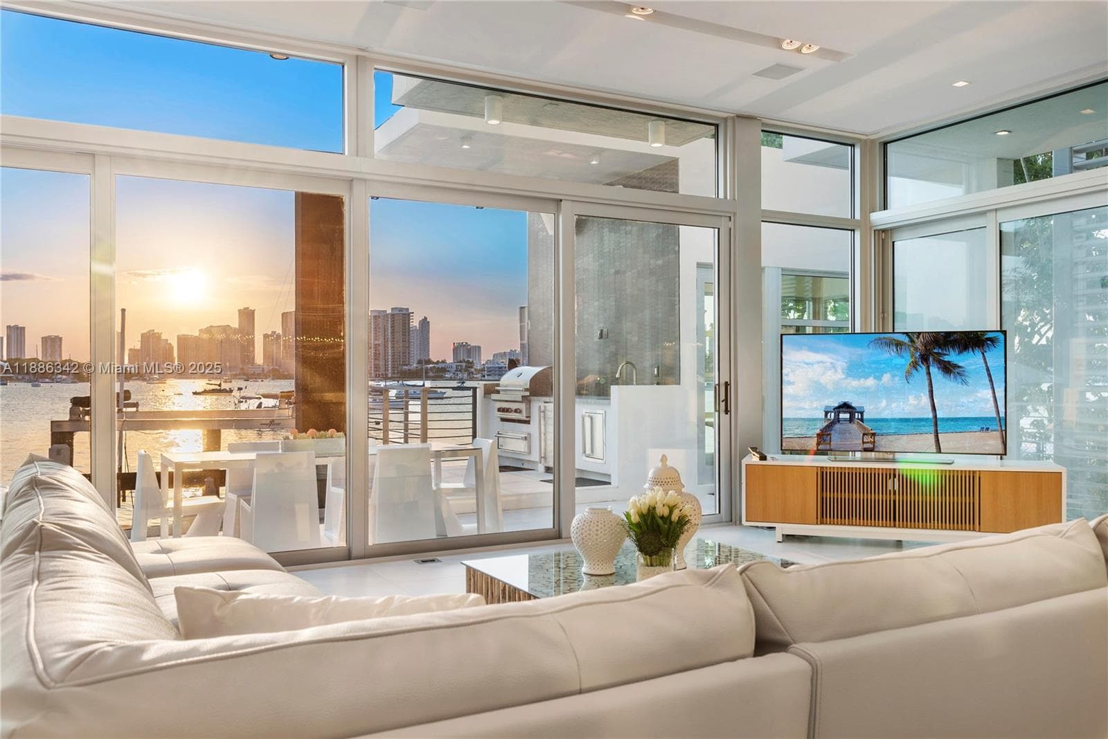 440 S Hibiscus Dr, Miami Beach FL 33139 — 13
