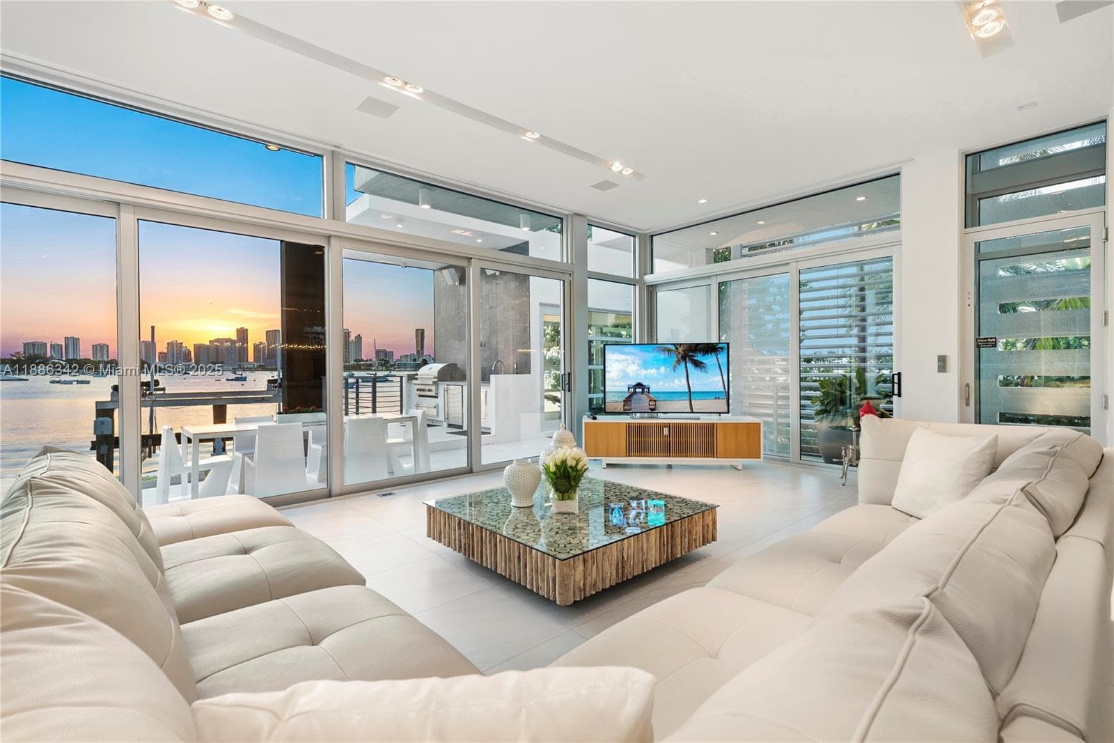 440 S Hibiscus Dr, Miami Beach FL 33139 — 57