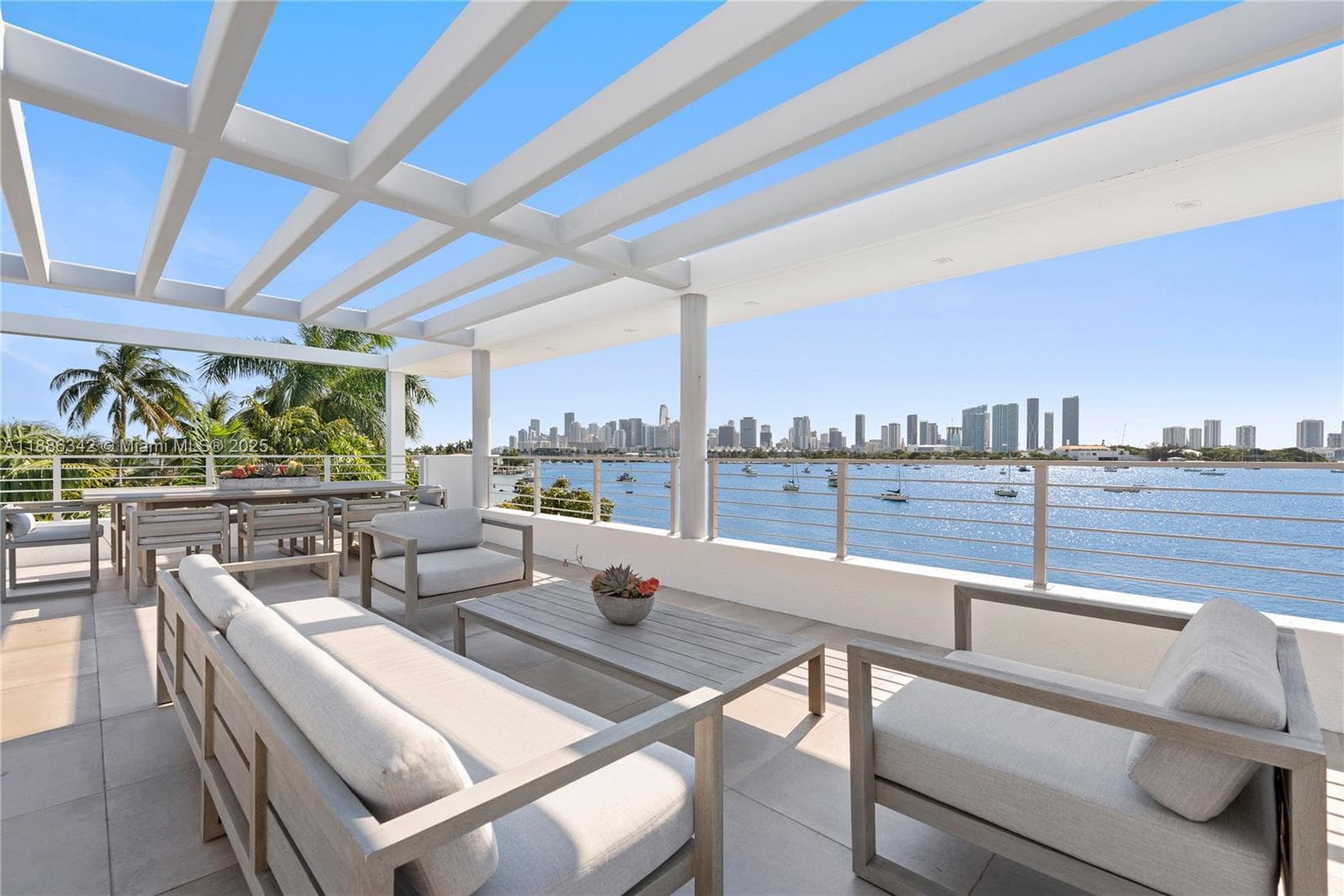440 S Hibiscus Dr, Miami Beach FL 33139 — 26