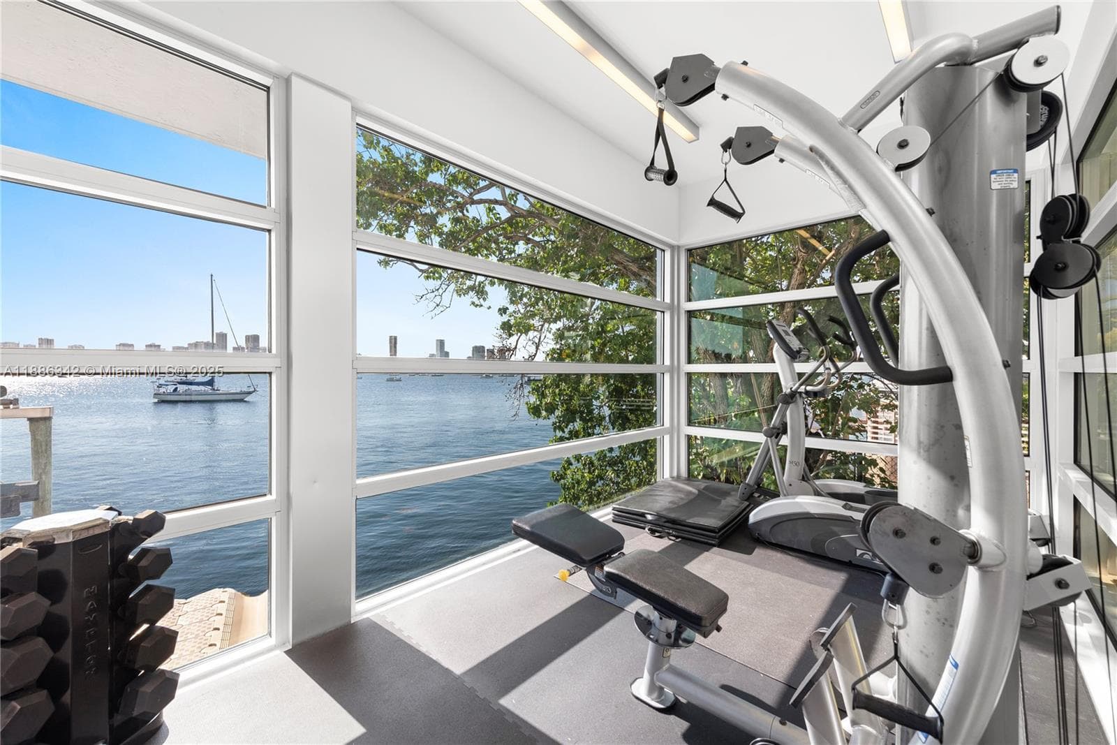 440 S Hibiscus Dr, Miami Beach FL 33139 — 22