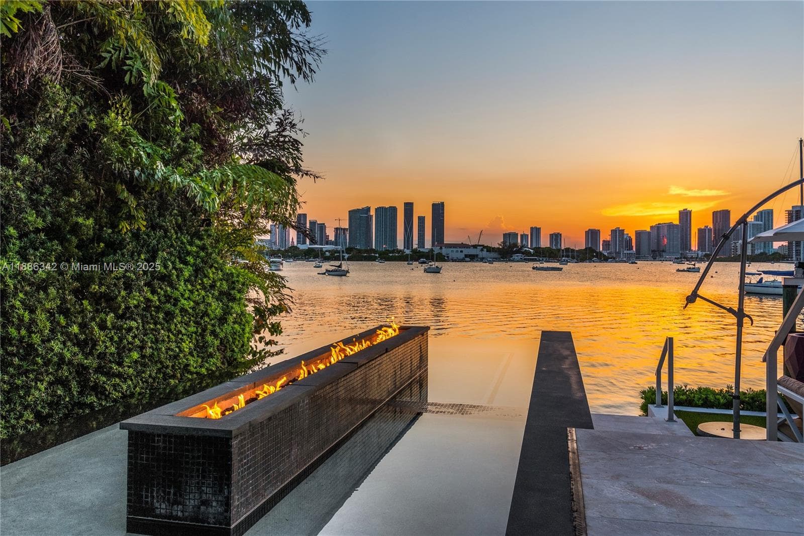 440 S Hibiscus Dr, Miami Beach FL 33139 — 63