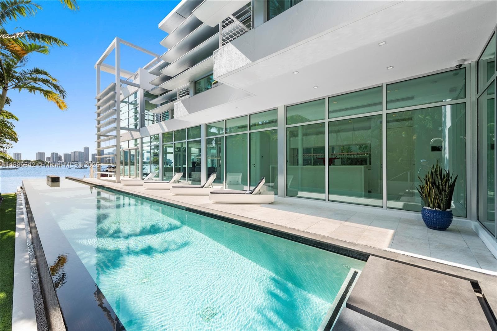 440 S Hibiscus Dr, Miami Beach FL 33139 — 5