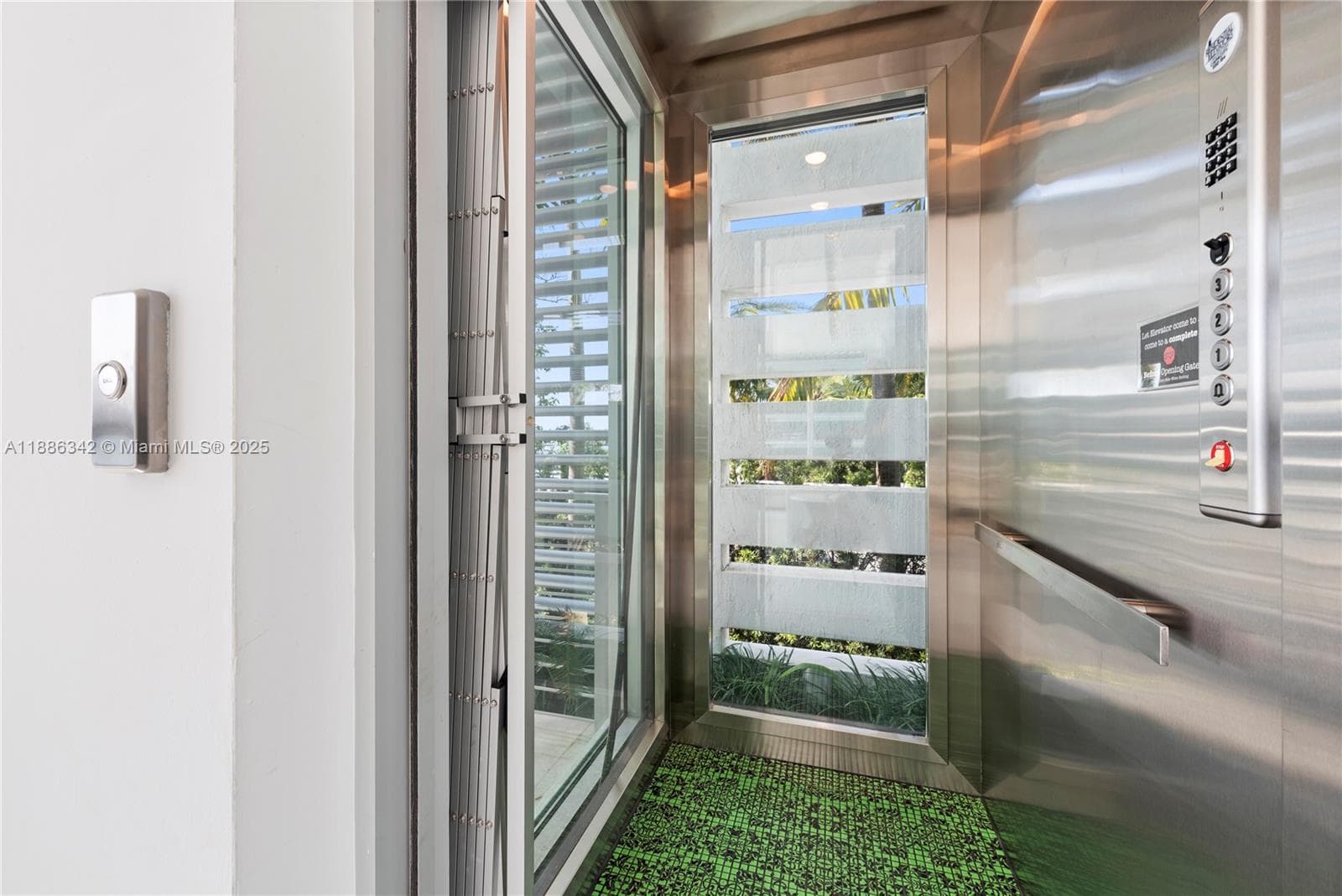 440 S Hibiscus Dr, Miami Beach FL 33139 — 24