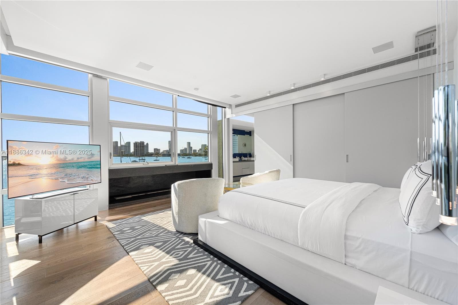 440 S Hibiscus Dr, Miami Beach FL 33139 — 34