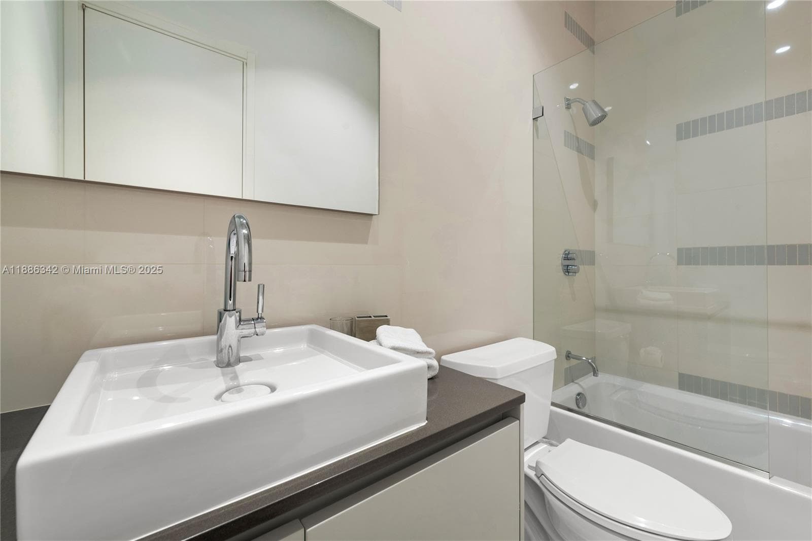 440 S Hibiscus Dr, Miami Beach FL 33139 — 55