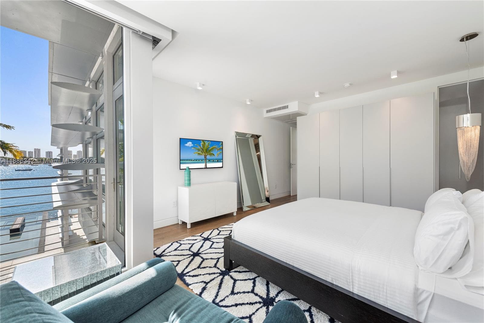 440 S Hibiscus Dr, Miami Beach FL 33139 — 50