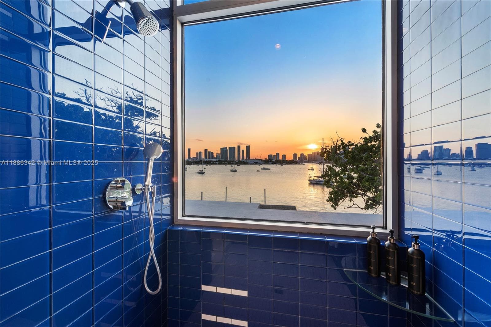 440 S Hibiscus Dr, Miami Beach FL 33139 — 40