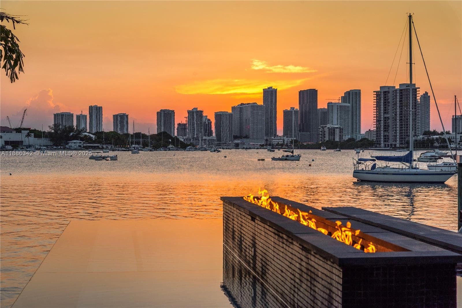 440 S Hibiscus Dr, Miami Beach FL 33139 — 68