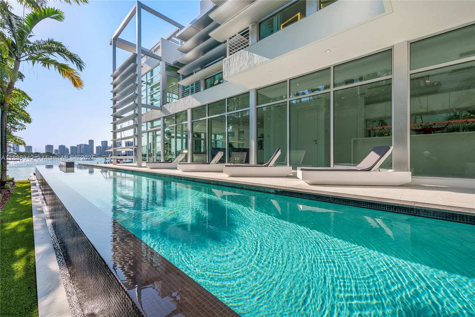 440 S Hibiscus Dr, Miami Beach FL 33139 — 21