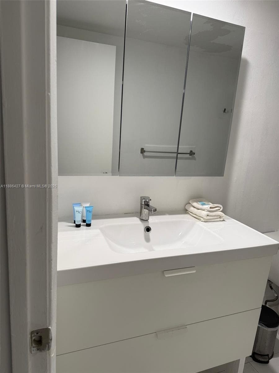 19370 Collins Ave # 904, Sunny Isles Beach FL 33160 — 21