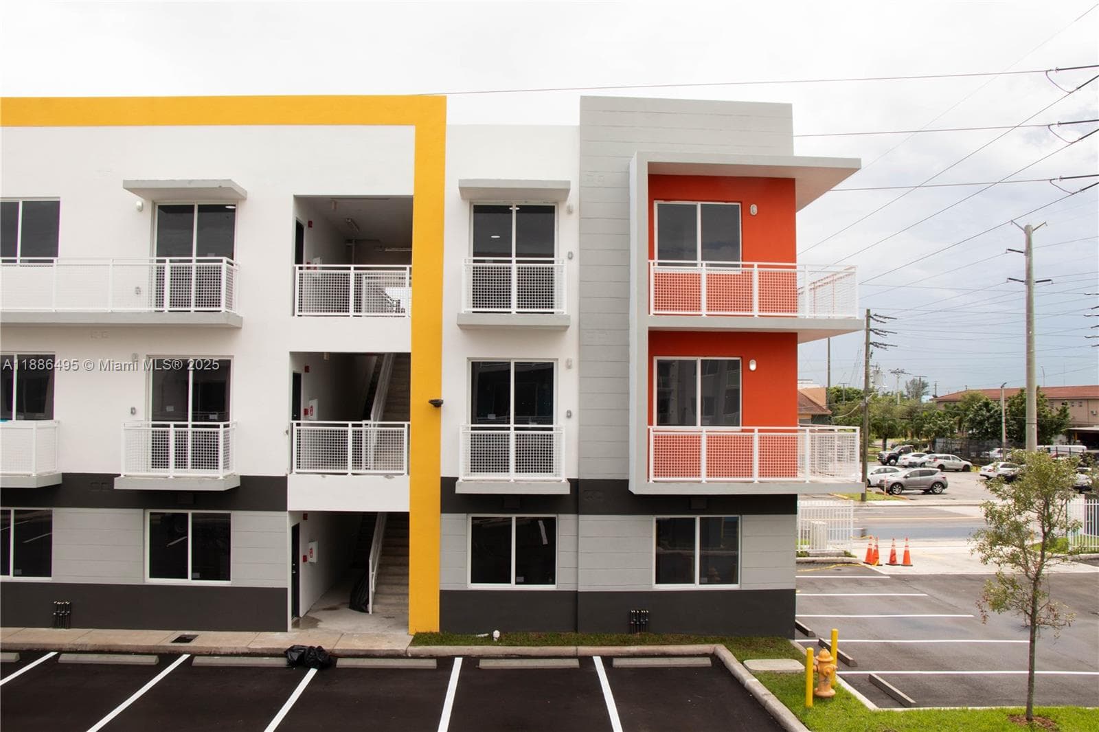 1453 W 29th St # 307, Hialeah FL 33012 — 1
