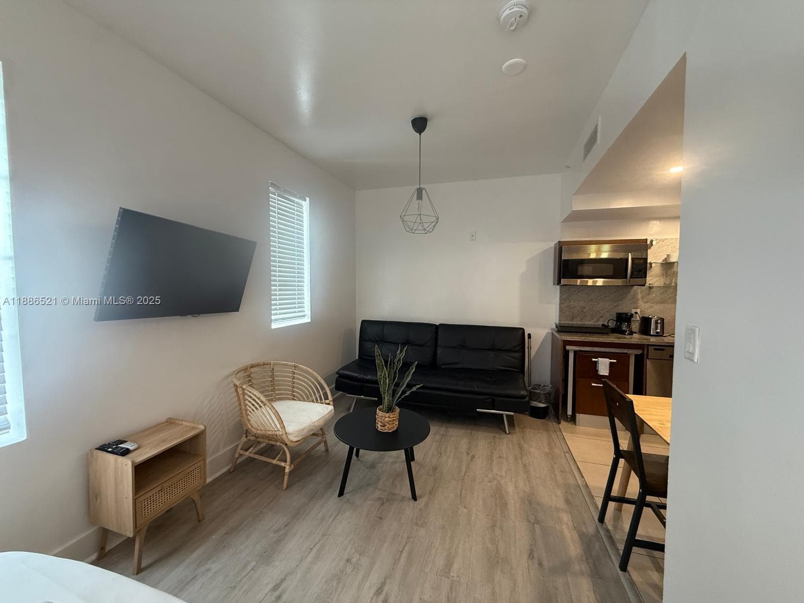 1036 Ocean Dr # B309, Miami Beach FL 33139 — 2