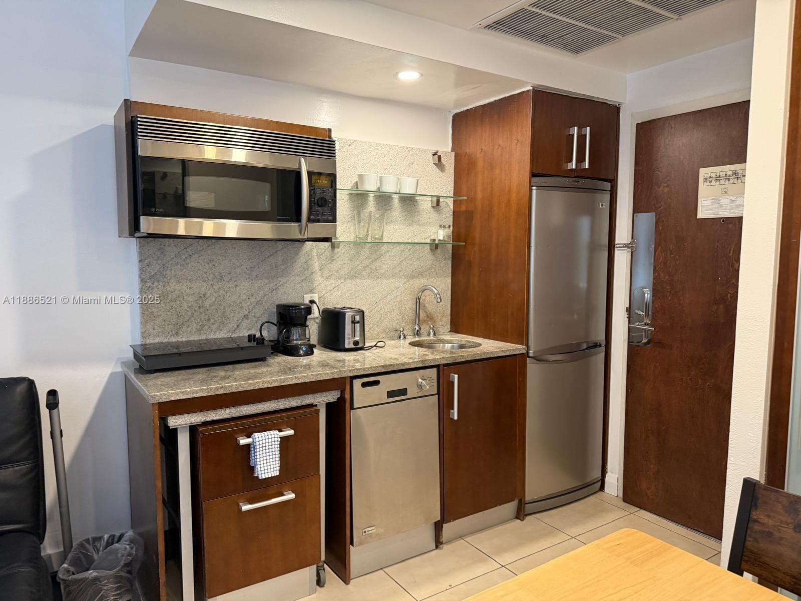 1036 Ocean Dr # B309, Miami Beach FL 33139 — 7