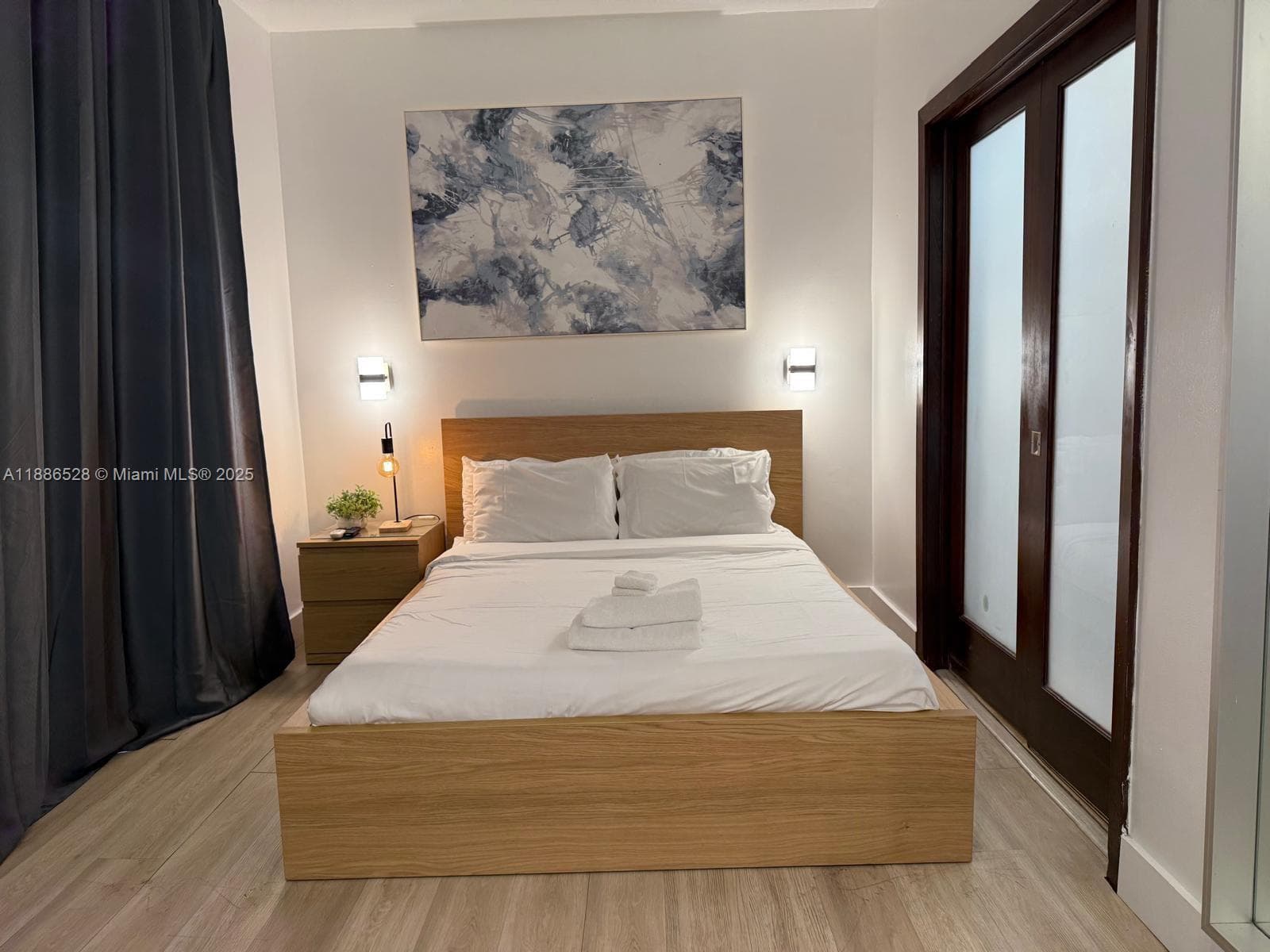 1036 Ocean Dr # B303, Miami Beach FL 33139 — 2