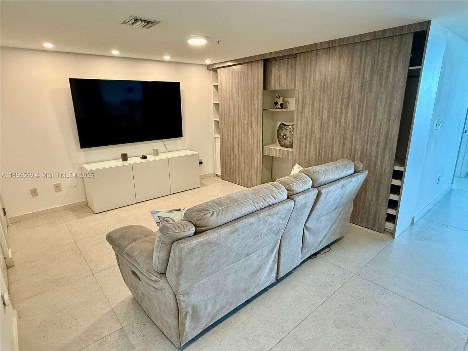 400 Sunny Isles Blvd # 916, Sunny Isles Beach FL 33160 — 7