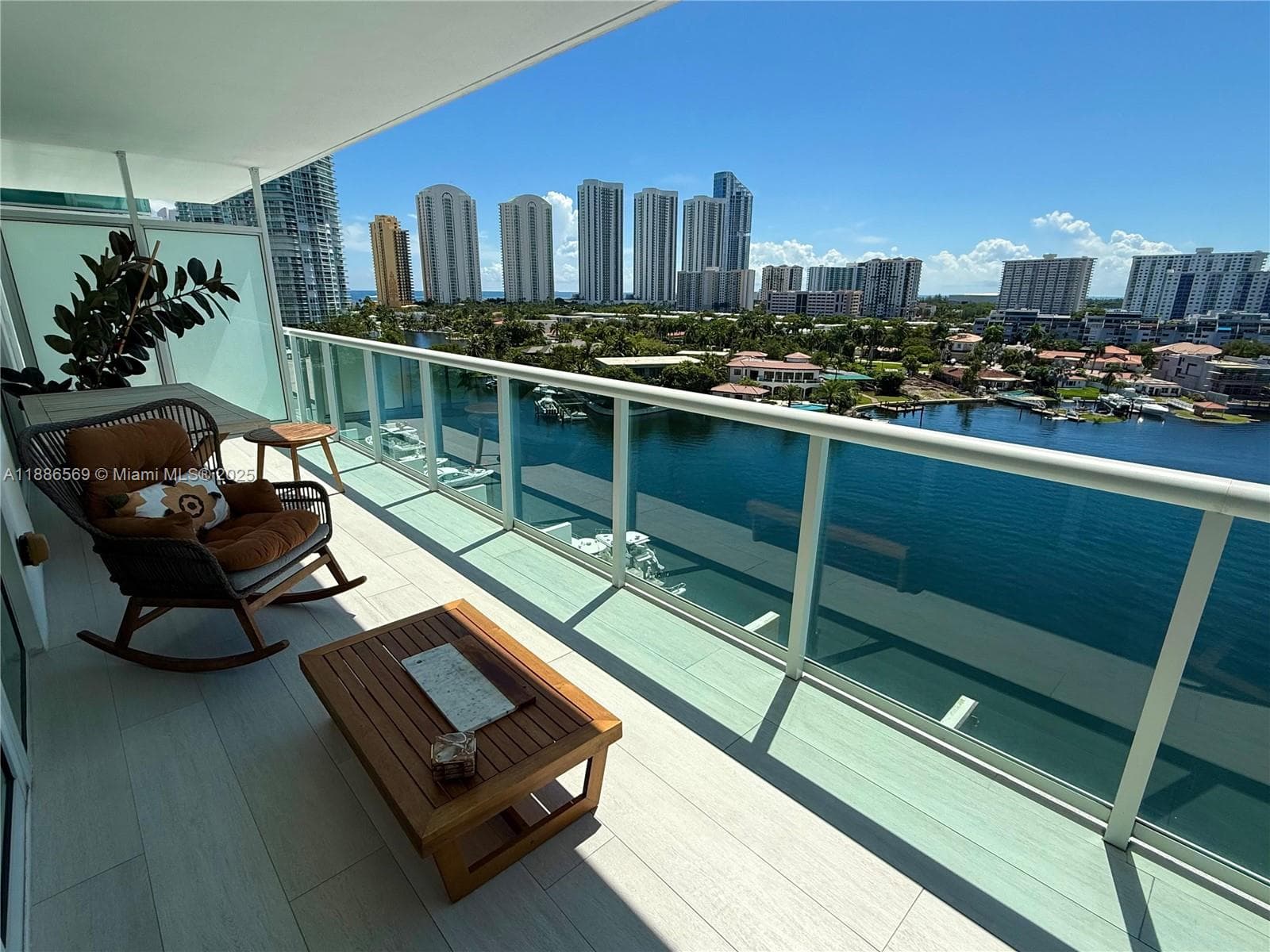 400 Sunny Isles Blvd # 916, Sunny Isles Beach FL 33160 — 1