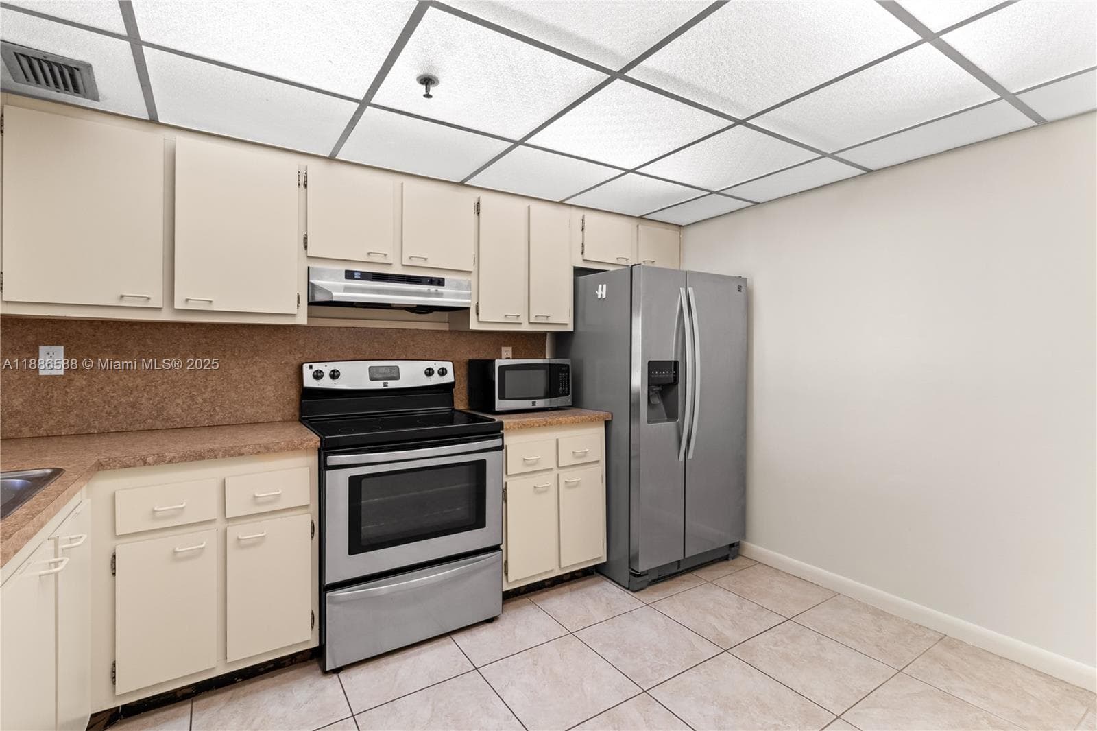 2625 Collins Ave # 608, Miami Beach FL 33140 — 2
