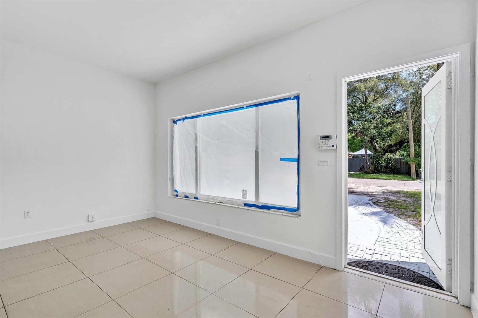 16010 NE 5th Avenue, Miami FL 33162 — 12