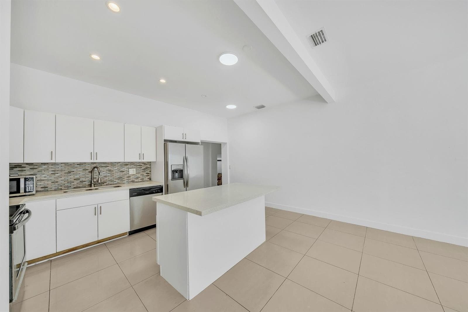 16010 NE 5th Avenue, Miami FL 33162 — 7