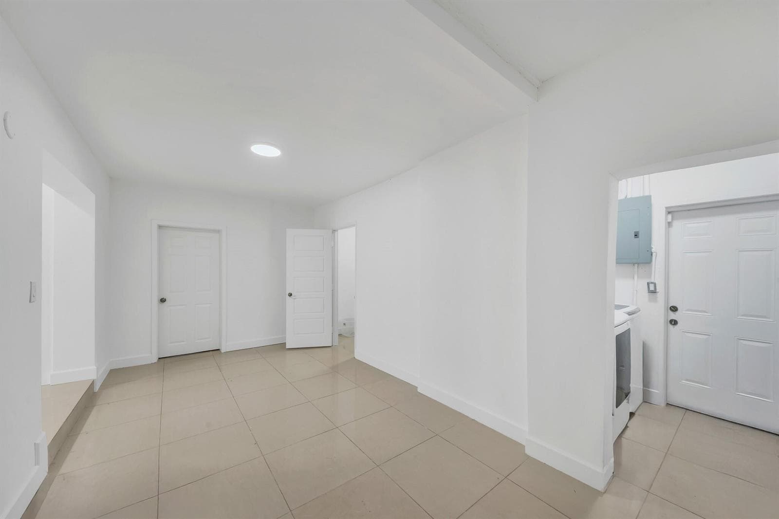 16010 NE 5th Avenue, Miami FL 33162 — 32