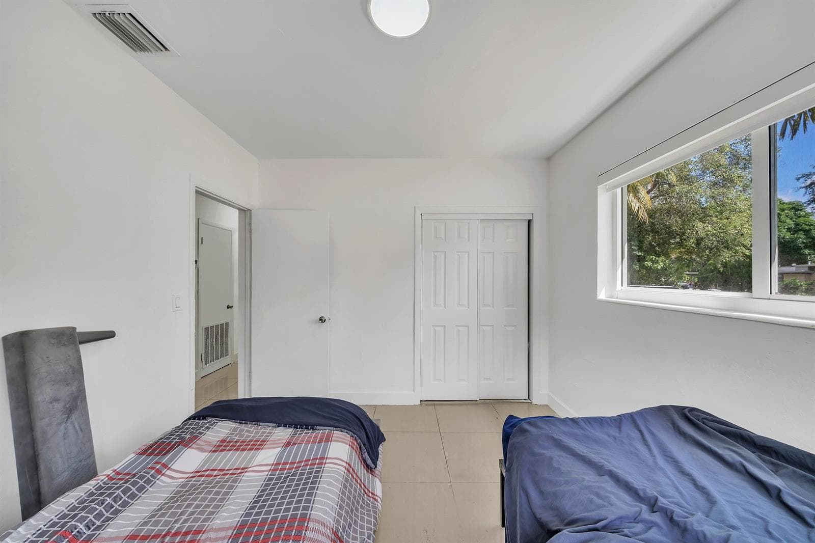 16010 NE 5th Avenue, Miami FL 33162 — 20