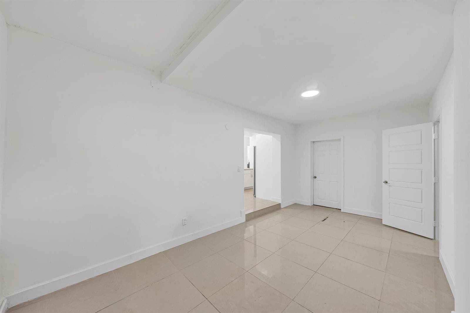 16010 NE 5th Avenue, Miami FL 33162 — 33