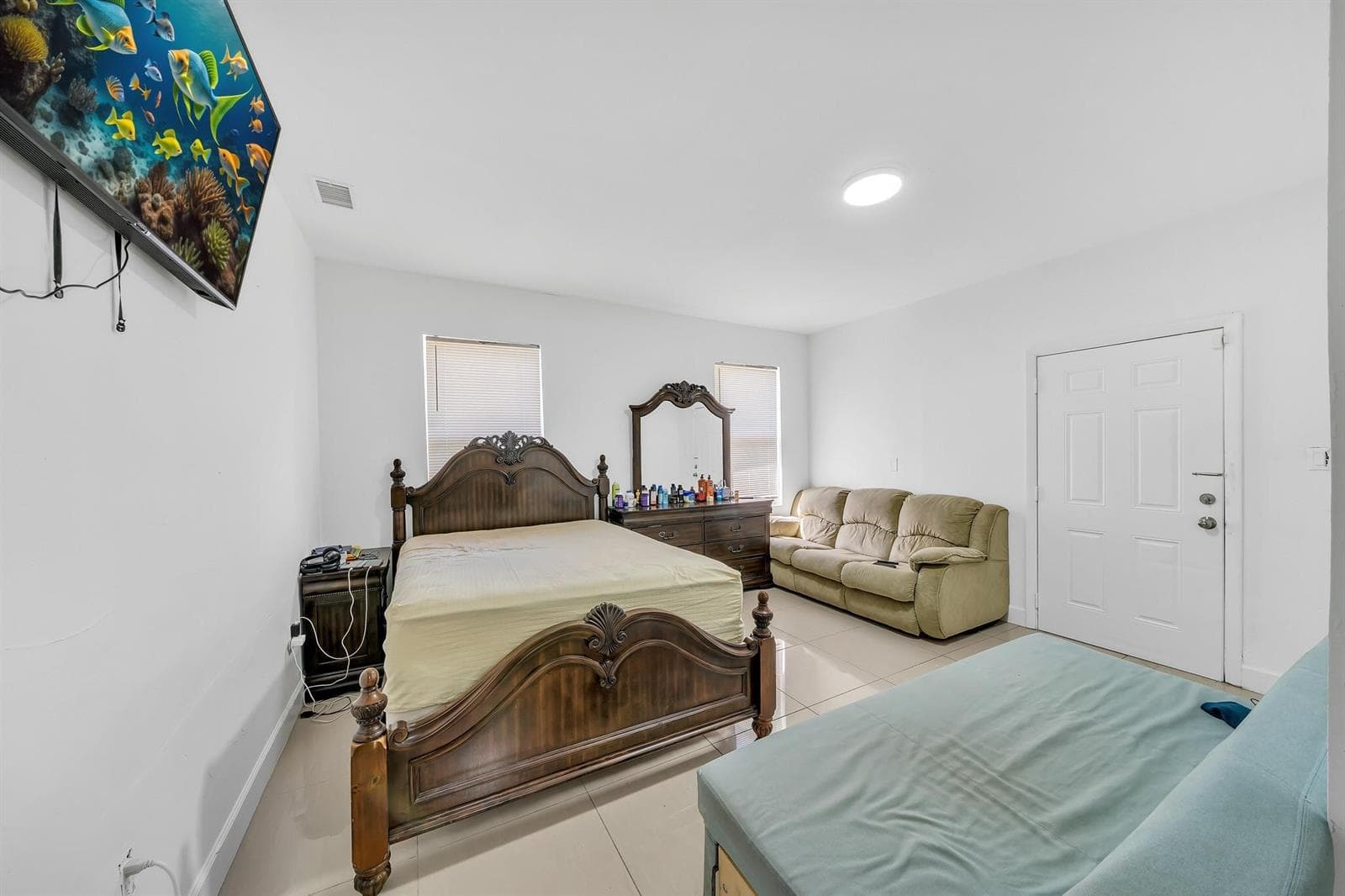 16010 NE 5th Avenue, Miami FL 33162 — 35