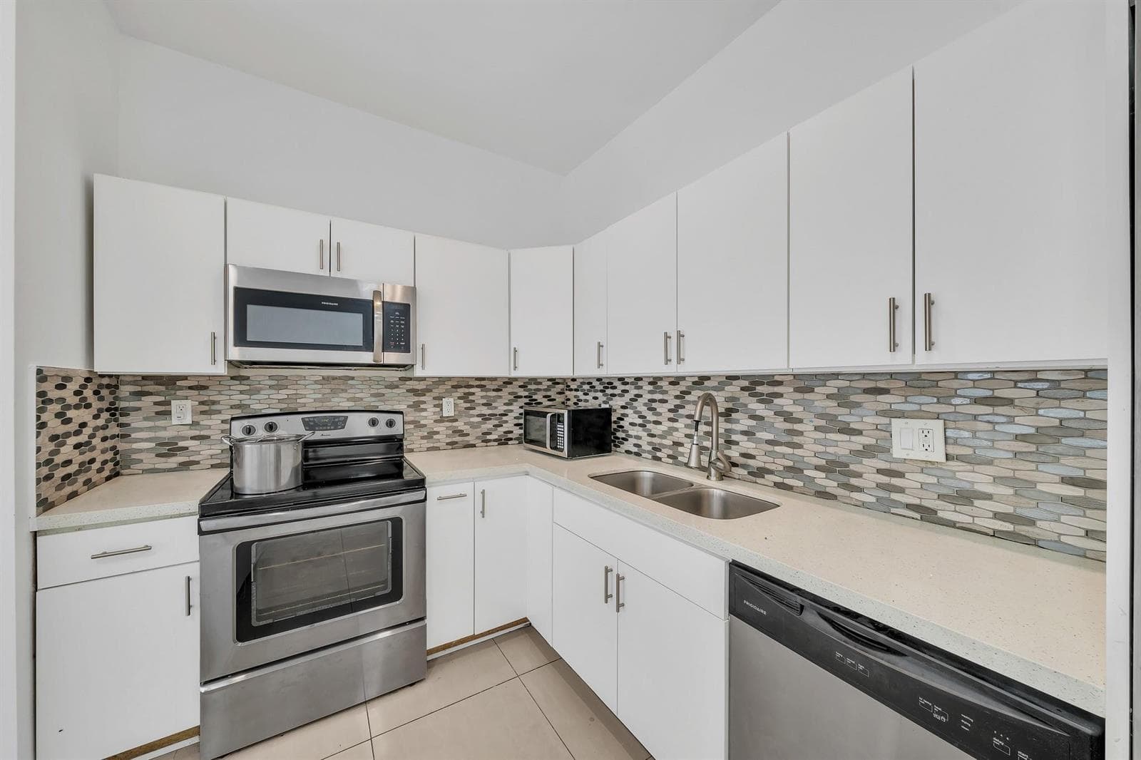 16010 NE 5th Avenue, Miami FL 33162 — 4