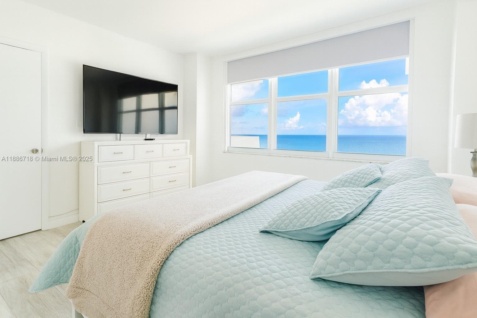 5601 Collins Ave # 1409, Miami Beach FL 33140 — 14