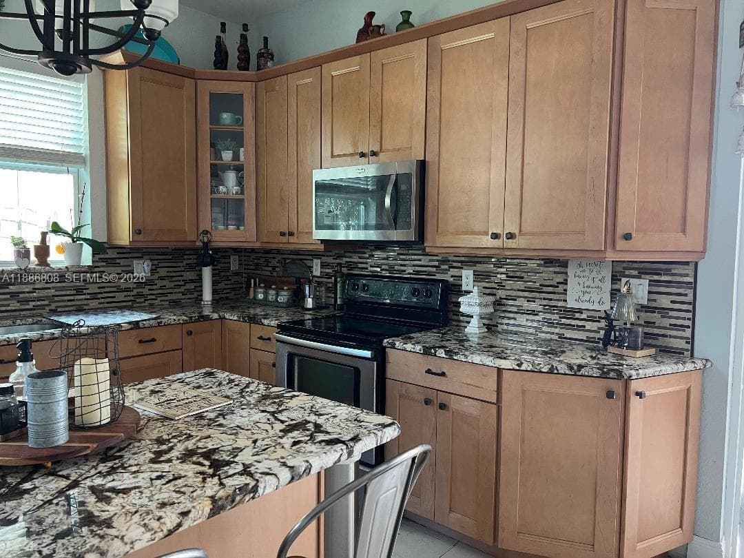 18247 NW 88th Pl, Hialeah FL 33018 — 13