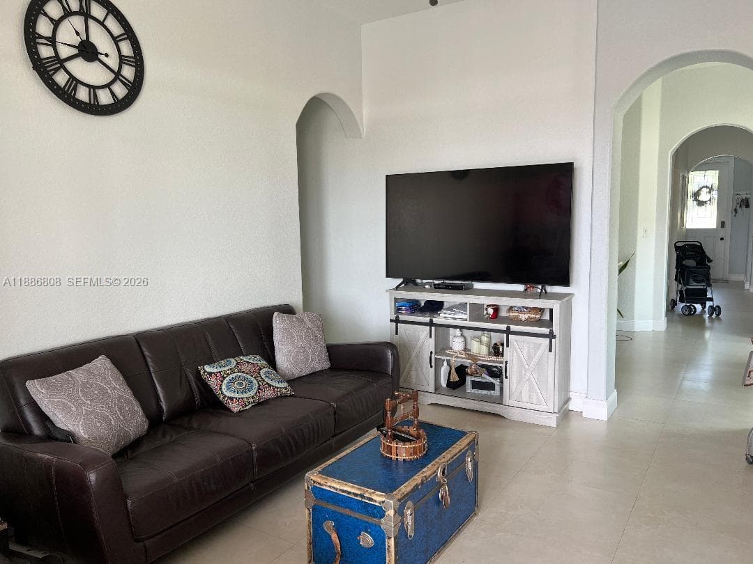 18247 NW 88th Pl, Hialeah FL 33018 — 17