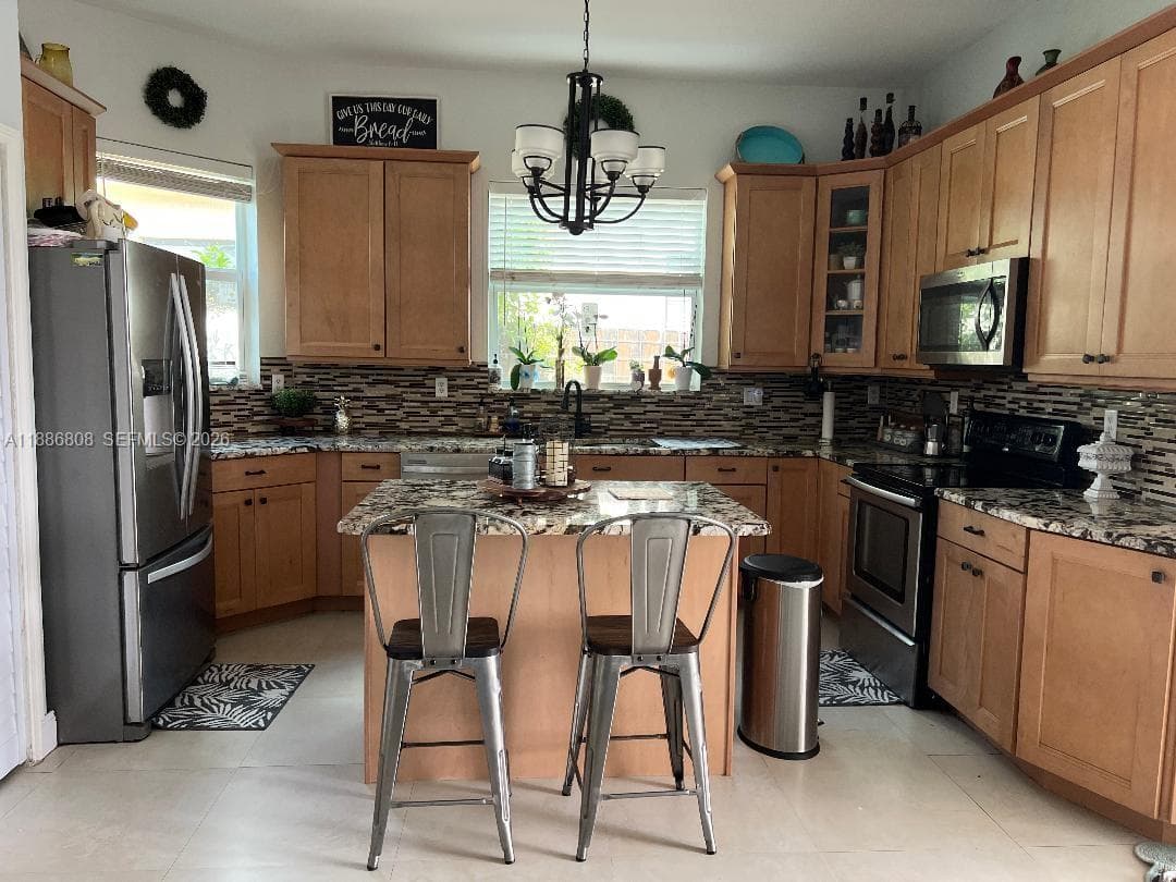 18247 NW 88th Pl, Hialeah FL 33018 — 11