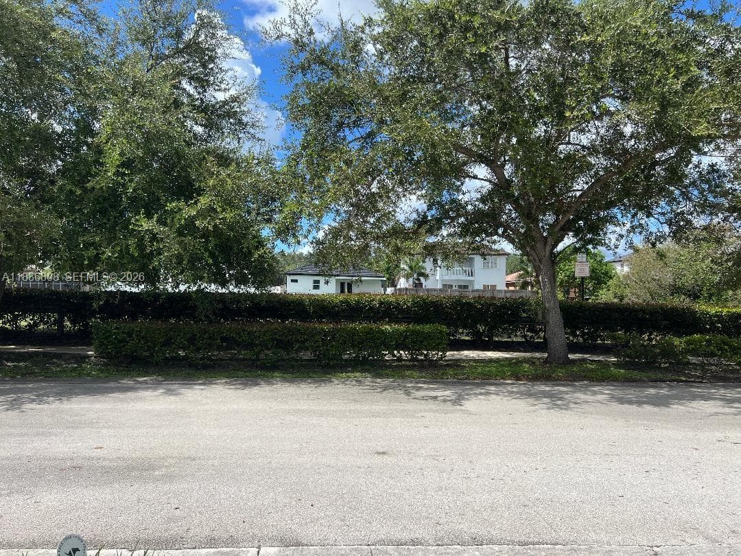 18247 NW 88th Pl, Hialeah FL 33018 — 40