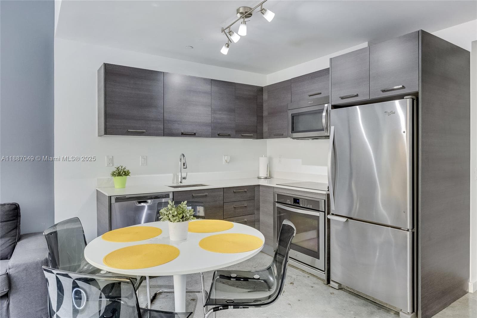 151 SE 1st St # 1003, Miami FL 33131 — 3
