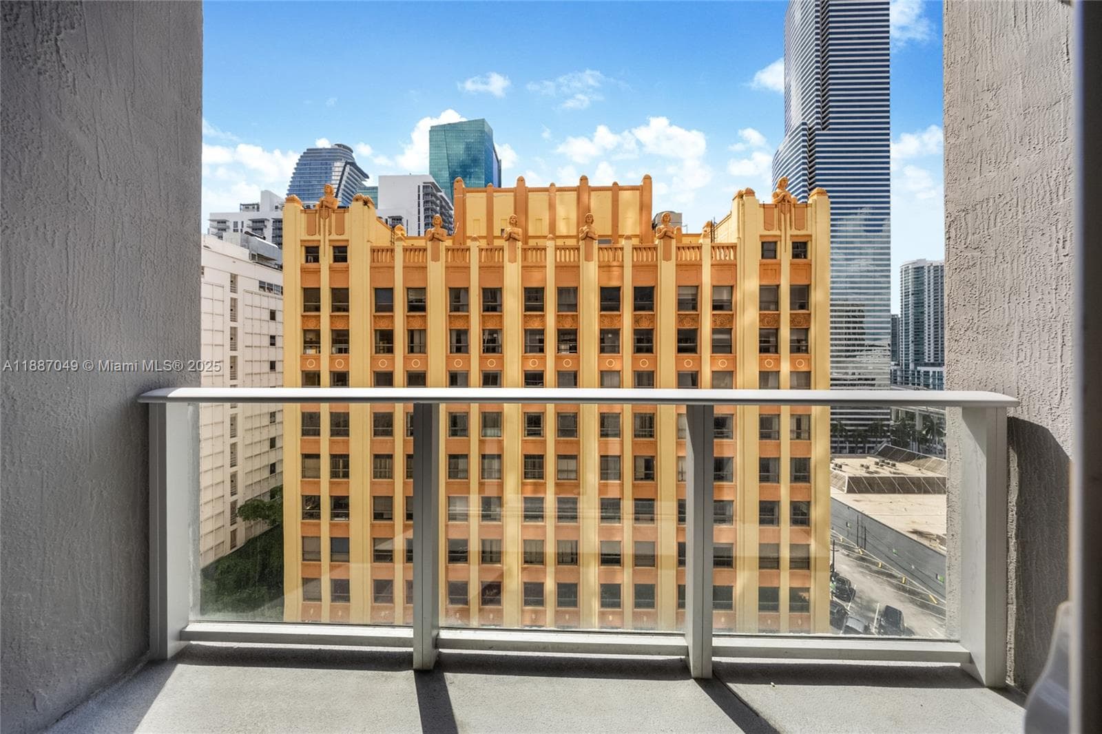 151 SE 1st St # 1003, Miami FL 33131 — 20