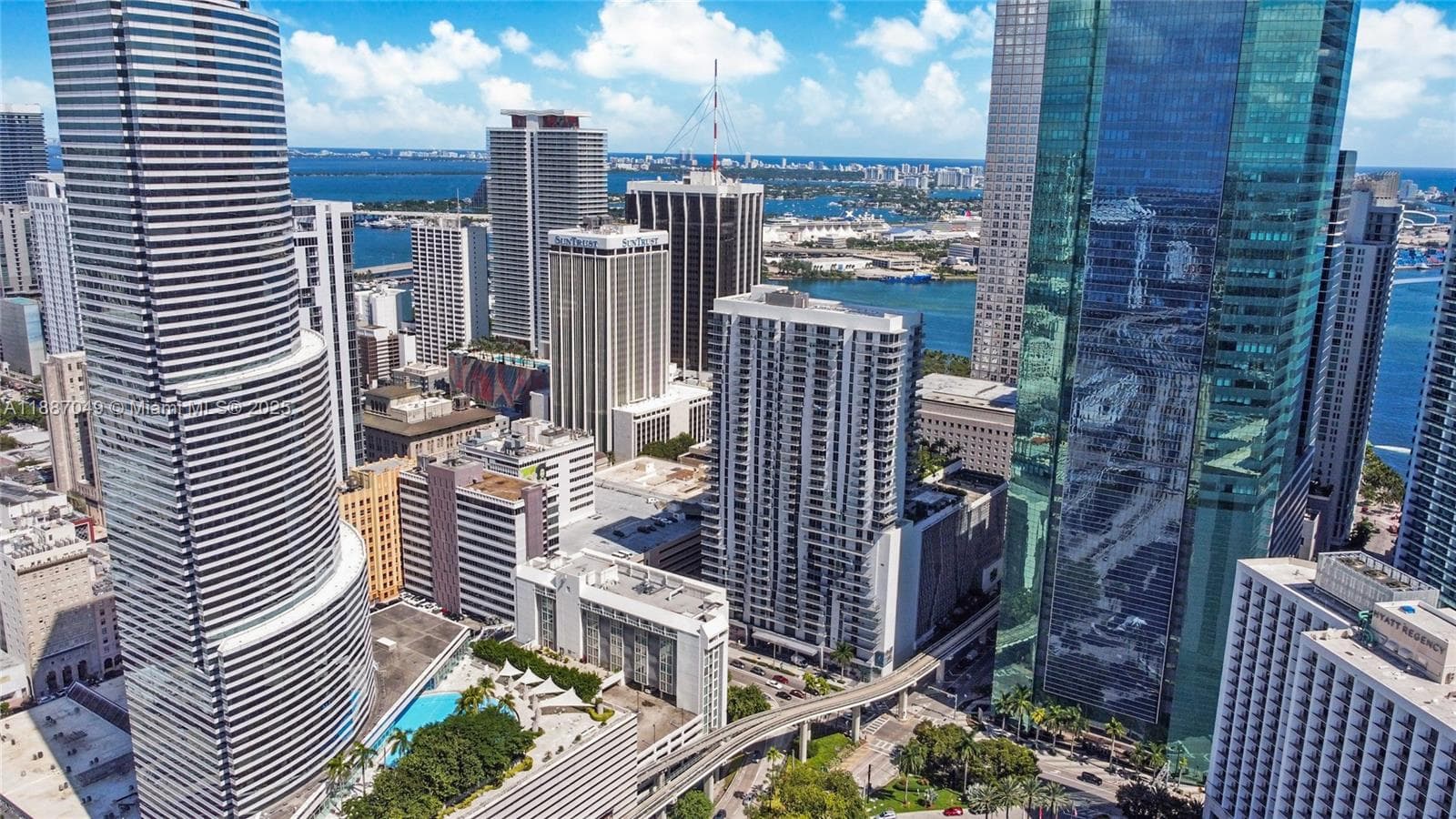 151 SE 1st St # 1003, Miami FL 33131 — 14