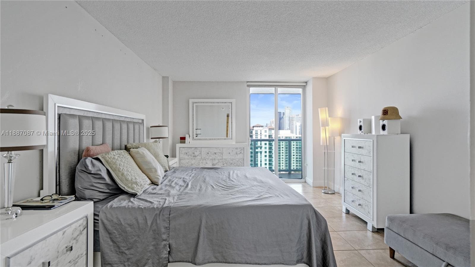 100 Bayview Dr # 1931, Sunny Isles Beach FL 33160 — 26