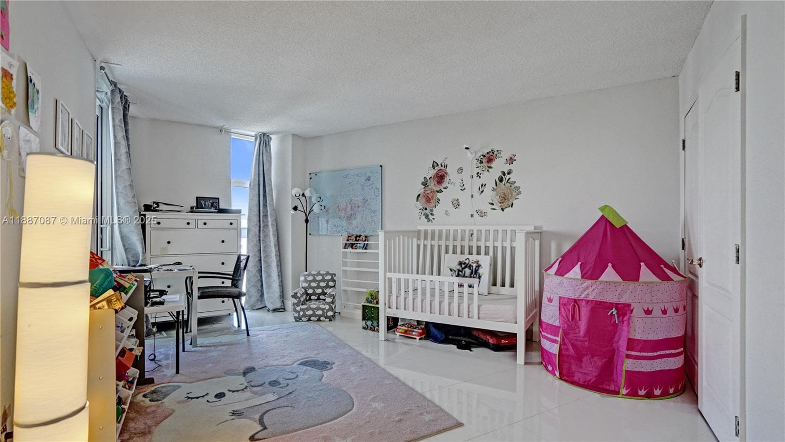 100 Bayview Dr # 1931, Sunny Isles Beach FL 33160 — 22