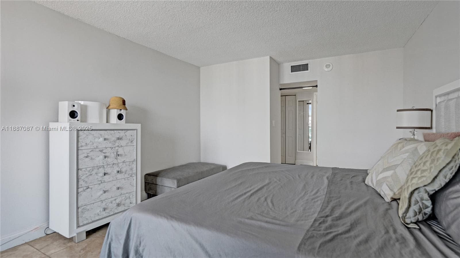 100 Bayview Dr # 1931, Sunny Isles Beach FL 33160 — 30