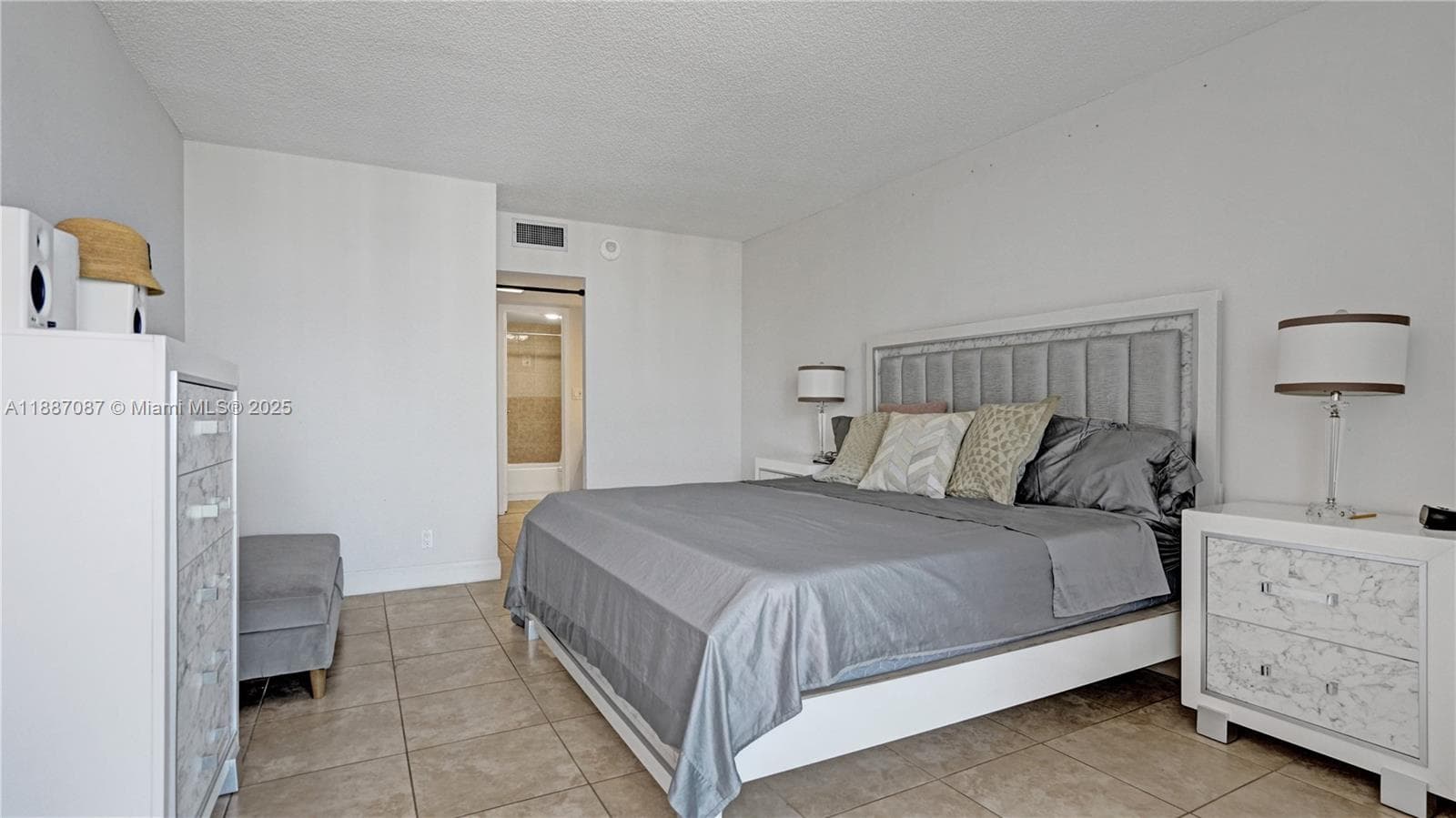 100 Bayview Dr # 1931, Sunny Isles Beach FL 33160 — 29