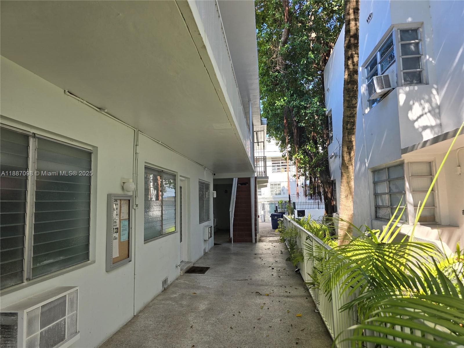 835 Meridian Ave # 4, Miami Beach FL 33139 — 2