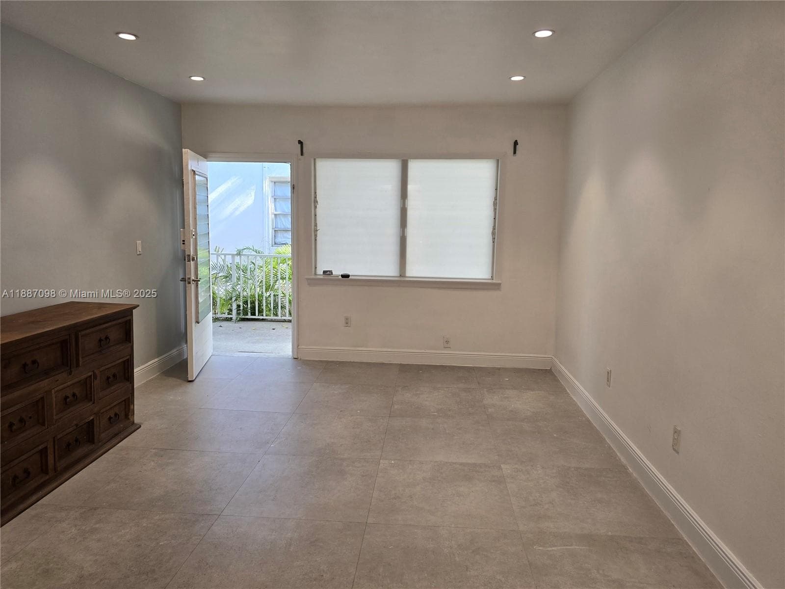 835 Meridian Ave # 4, Miami Beach FL 33139 — 3