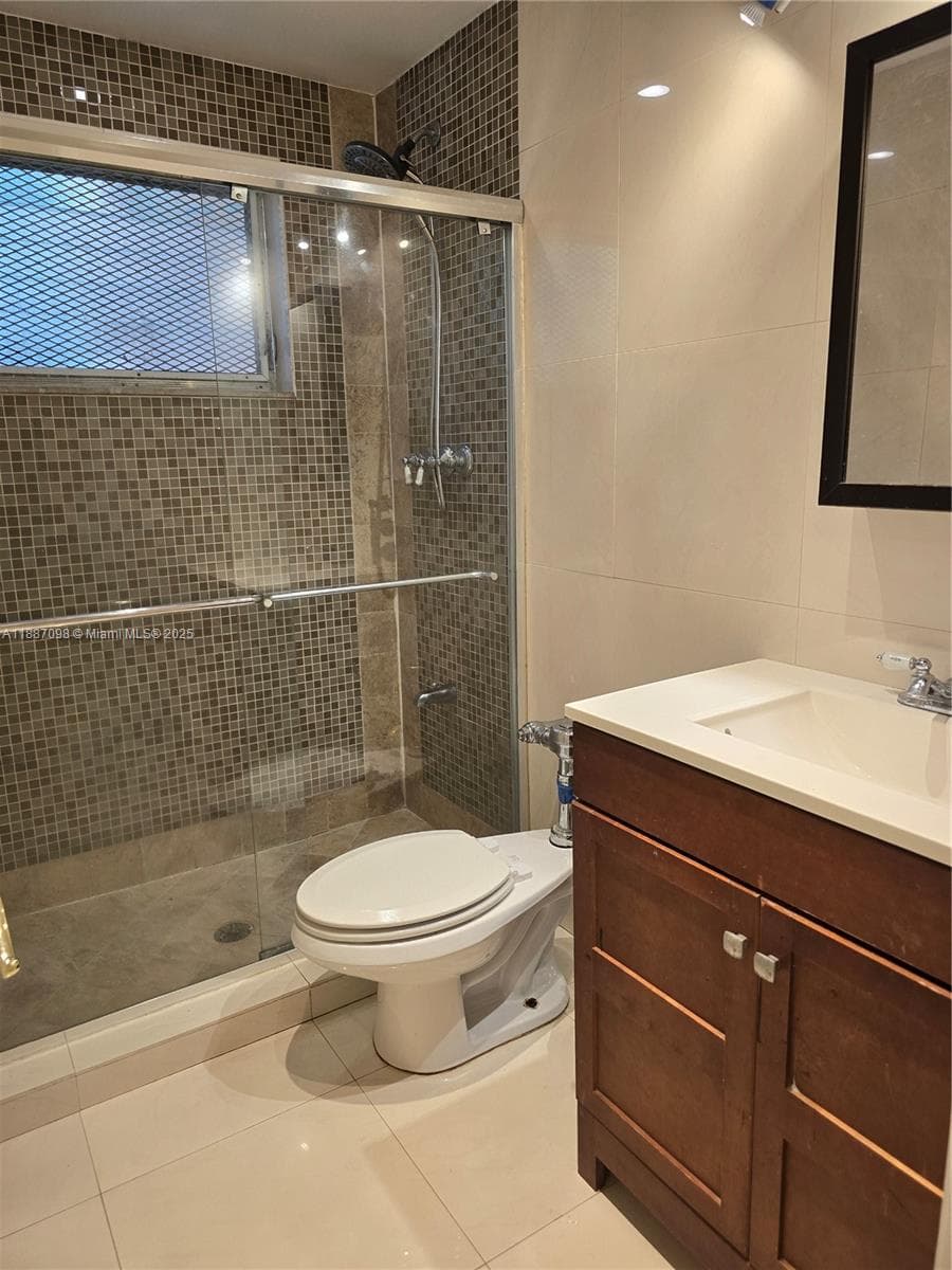 835 Meridian Ave # 4, Miami Beach FL 33139 — 9