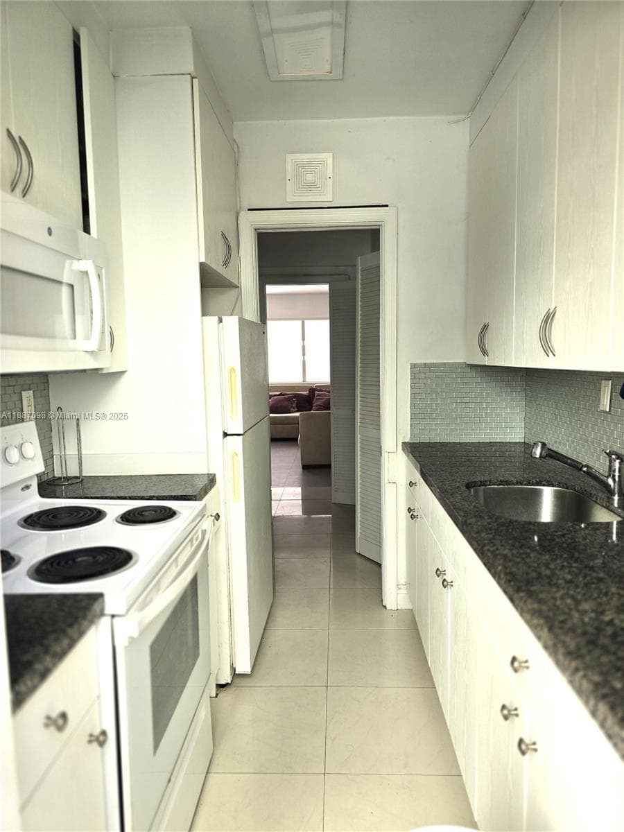 835 Meridian Ave # 4, Miami Beach FL 33139 — 10