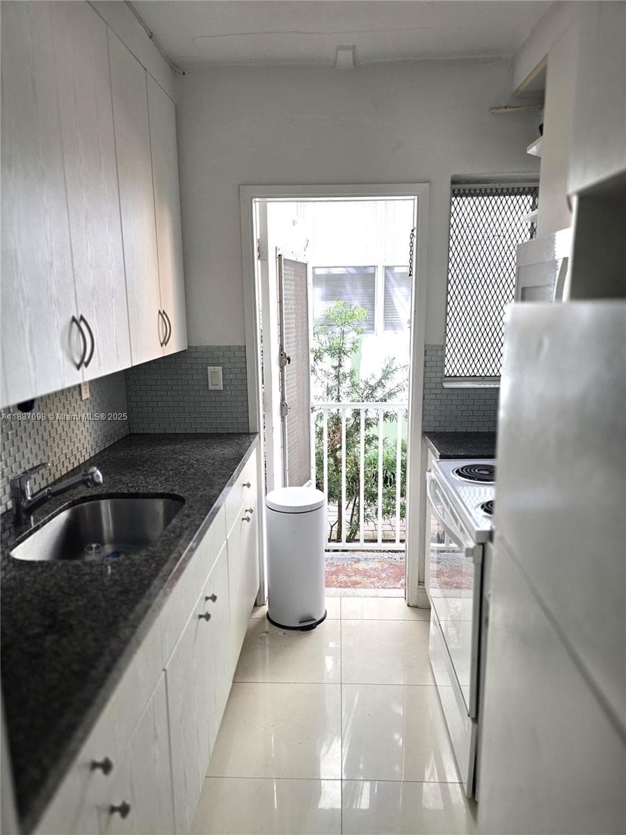 835 Meridian Ave # 4, Miami Beach FL 33139 — 11