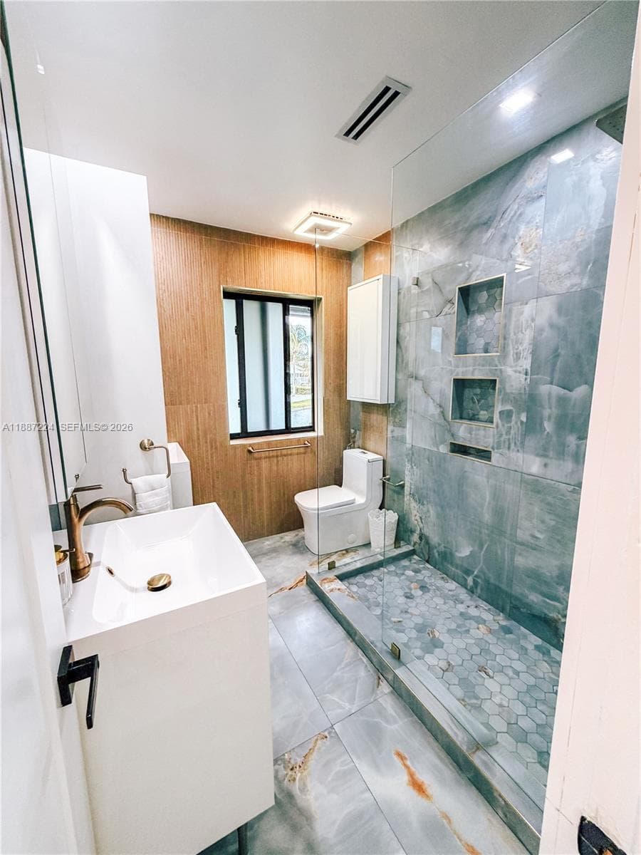 425 NE 103rd St # 425, Miami Shores FL 33138 — 32