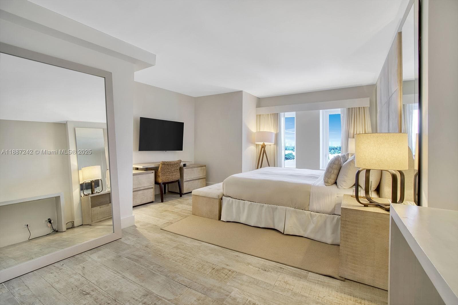 102 24 Street # 945, Miami Beach FL 33139 — 4