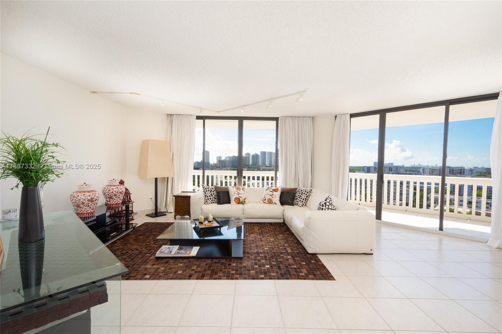 2000 Island Blvd # 1002, Aventura FL 33160 — 2