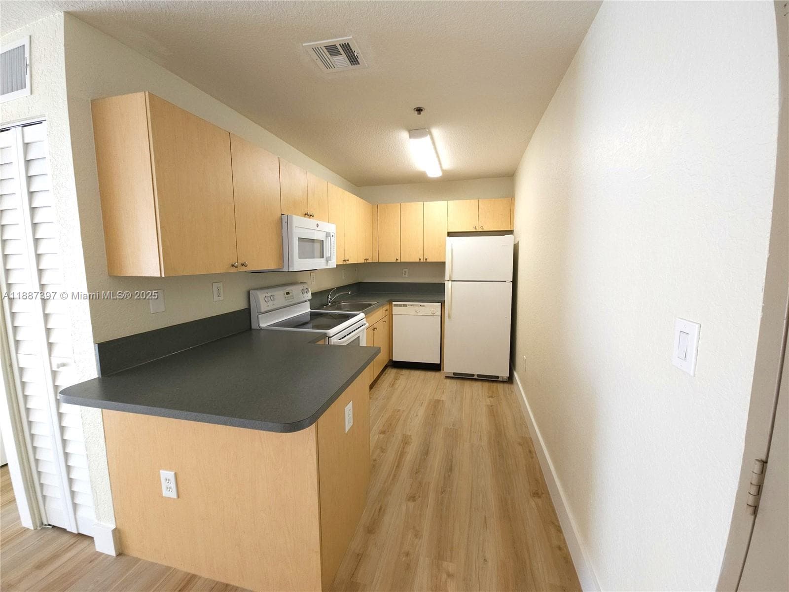 437 SW 7th St # 201, Miami FL 33130 — 6